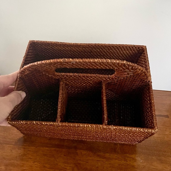 Rustic Rattan Condiment Holder/Utensil holder - Picture 10 of 11